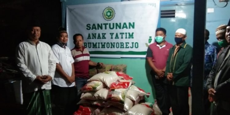 MUSIM PANDEMI COVID-19, MUI NABIRE AJAK AGHNIA` UNTUK BERBAGI KEPADA ANAK YATIM PIATU DAN LANSIA