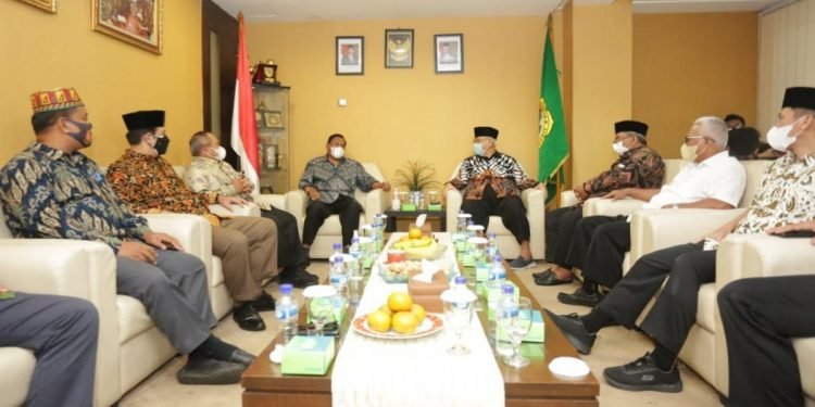 Kunjungan Abdullah Puteh anggota DPD RI membahas mengenai salah satu program pengabdian LDII di bidang pertanian