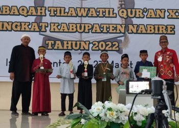 Fadlan Naufal Abdillah Generus TPA Al-Muttaqin Kelurahan Bumiwonorejo saat menerima Apresiasi dari panitia MTQ