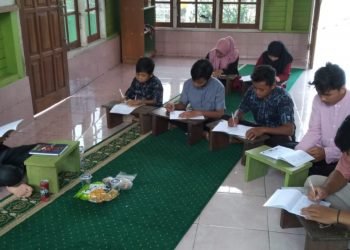 Asrama Liburan Generus LDII Distrik Uwapa diisi dengan Kajian Kitab Tata Krama