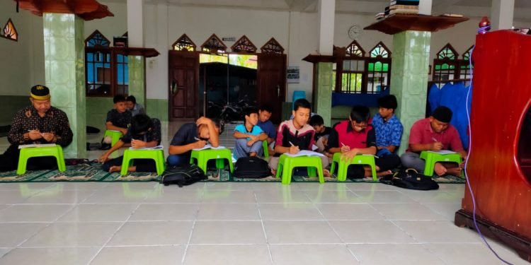 PAC LDII Kalisemen Isi Kegiatan Akhir Tahun 2022 dengan Asrama Hadis