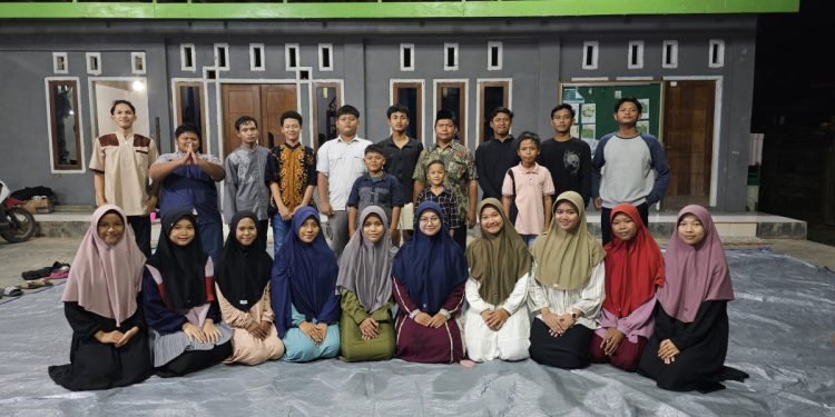 Jalin Silaturahim, Generus Masjid Baitul Izza Kalisemen Gelar Buka Puasa Bersama