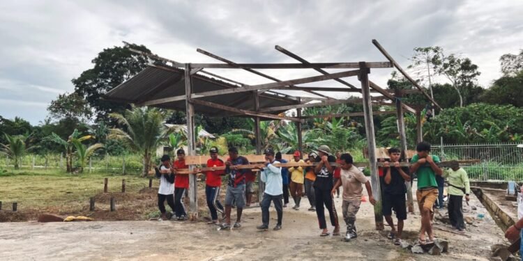 PAC LDII KALISEMEN BERSAMA WARGA KERJA BAKTI DI MAKAM SOETARMI KALISEMEN