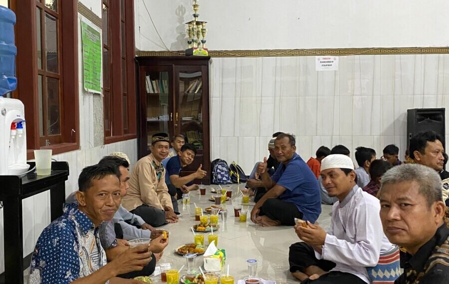 Pererat Ukhuwah, LDII Kalisemen Gelar Buka Puasa Bersama di Masjid Al Manshurin